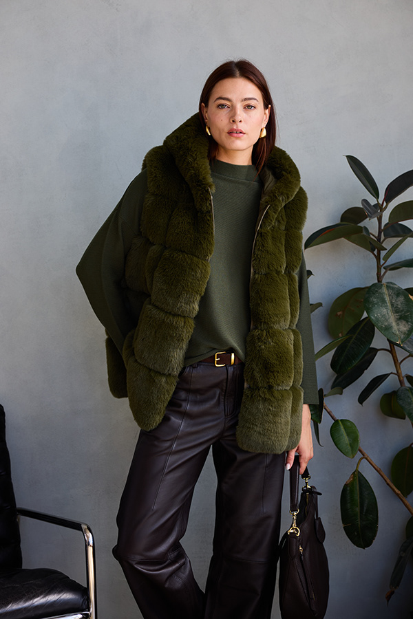 Campaigns & Lookbooks 263