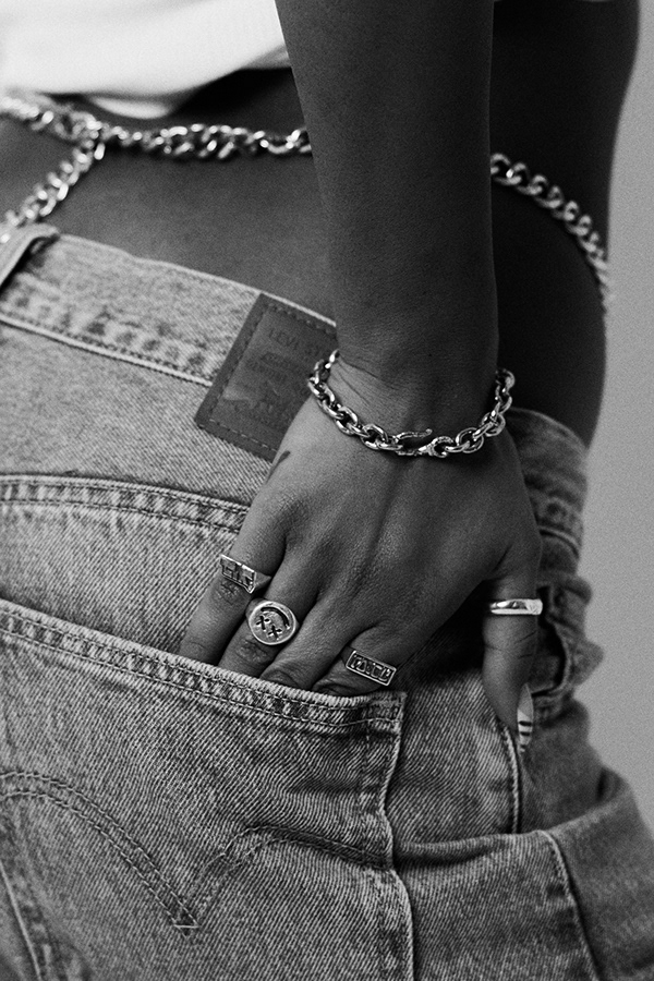 Campaigns & Lookbooks 208
