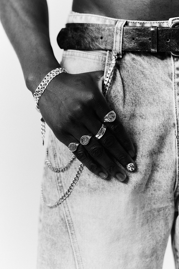 Campaigns & Lookbooks 209